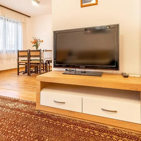 Jurina 2 Apartman *