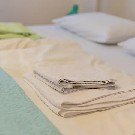 Apartment Jurina 2 *
